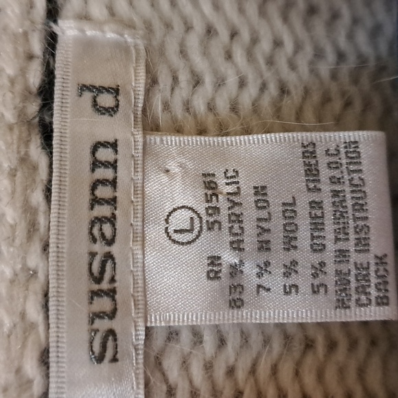 Susann D sweater L heavy ptp 22" length 28.5 - Picture 5 of 8